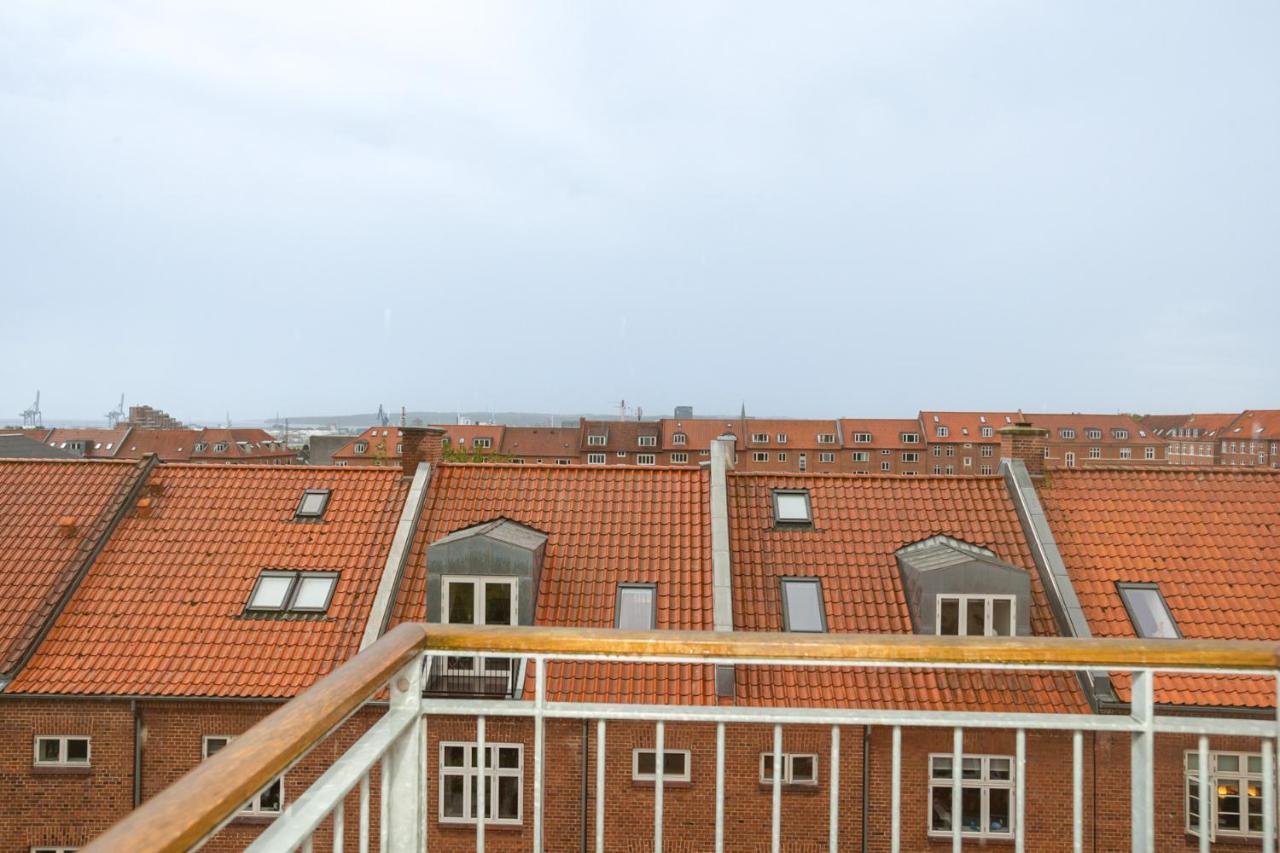 Come Stay In Penthouse With Room For 2-People Aarhus Exterior foto